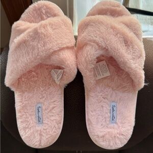 Splendid Fluffy Pink Slippers